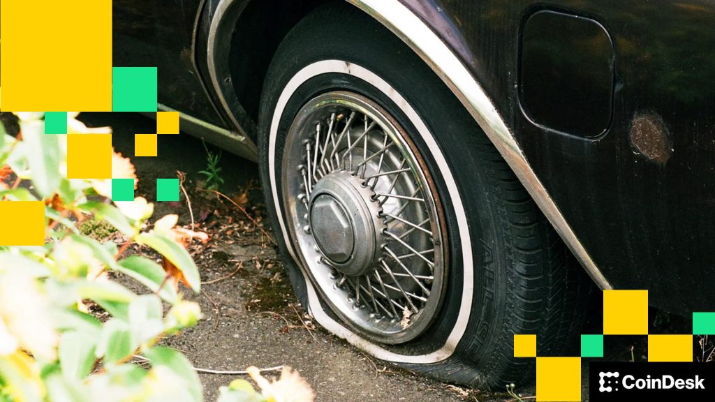 Bitcoin Treads Water After Fed Cut as Altcoin Slump Deepens